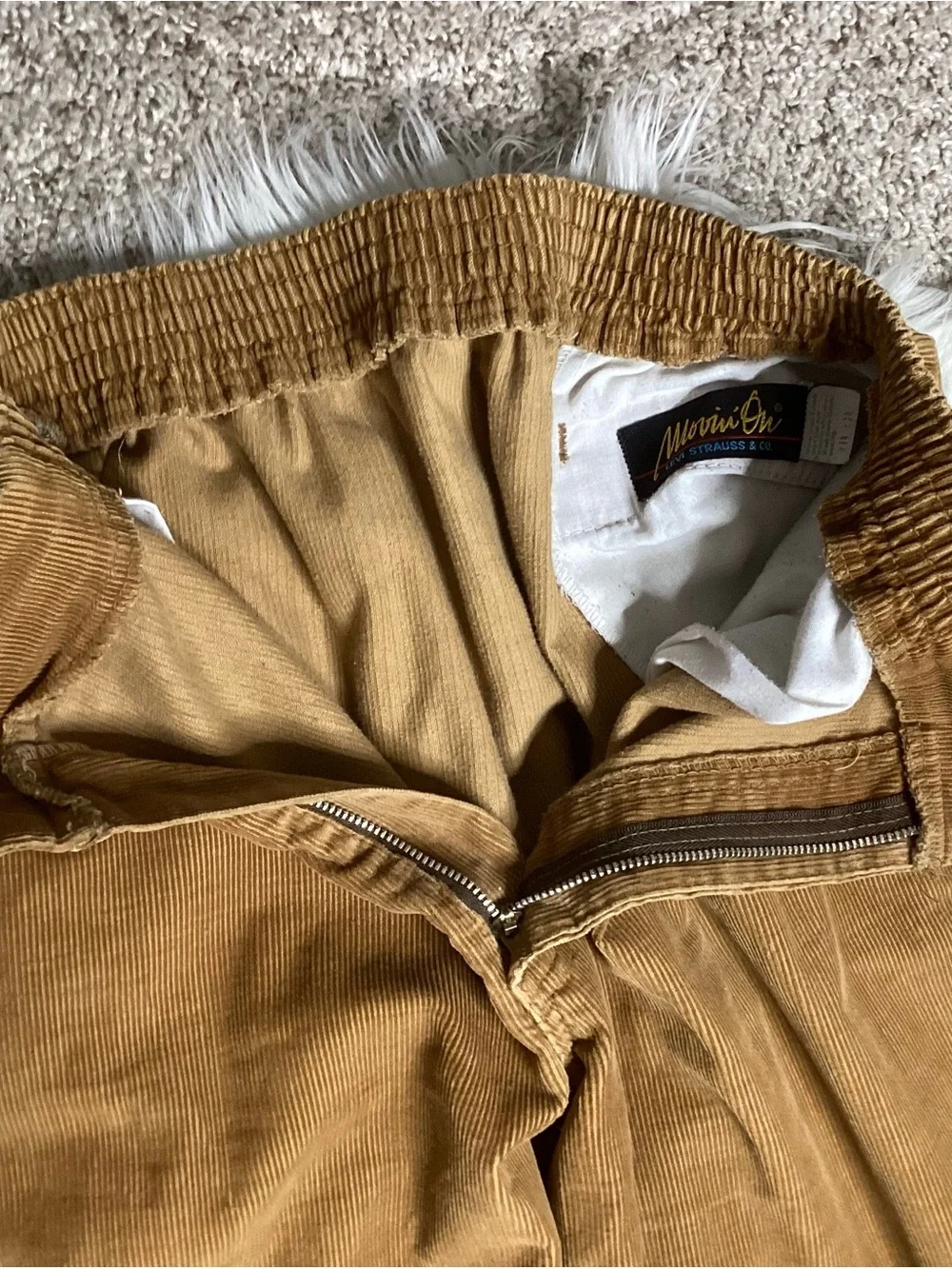 Vintage Levi Strauss Movin’ On Corduroy Slacks Brown 28”x27”
